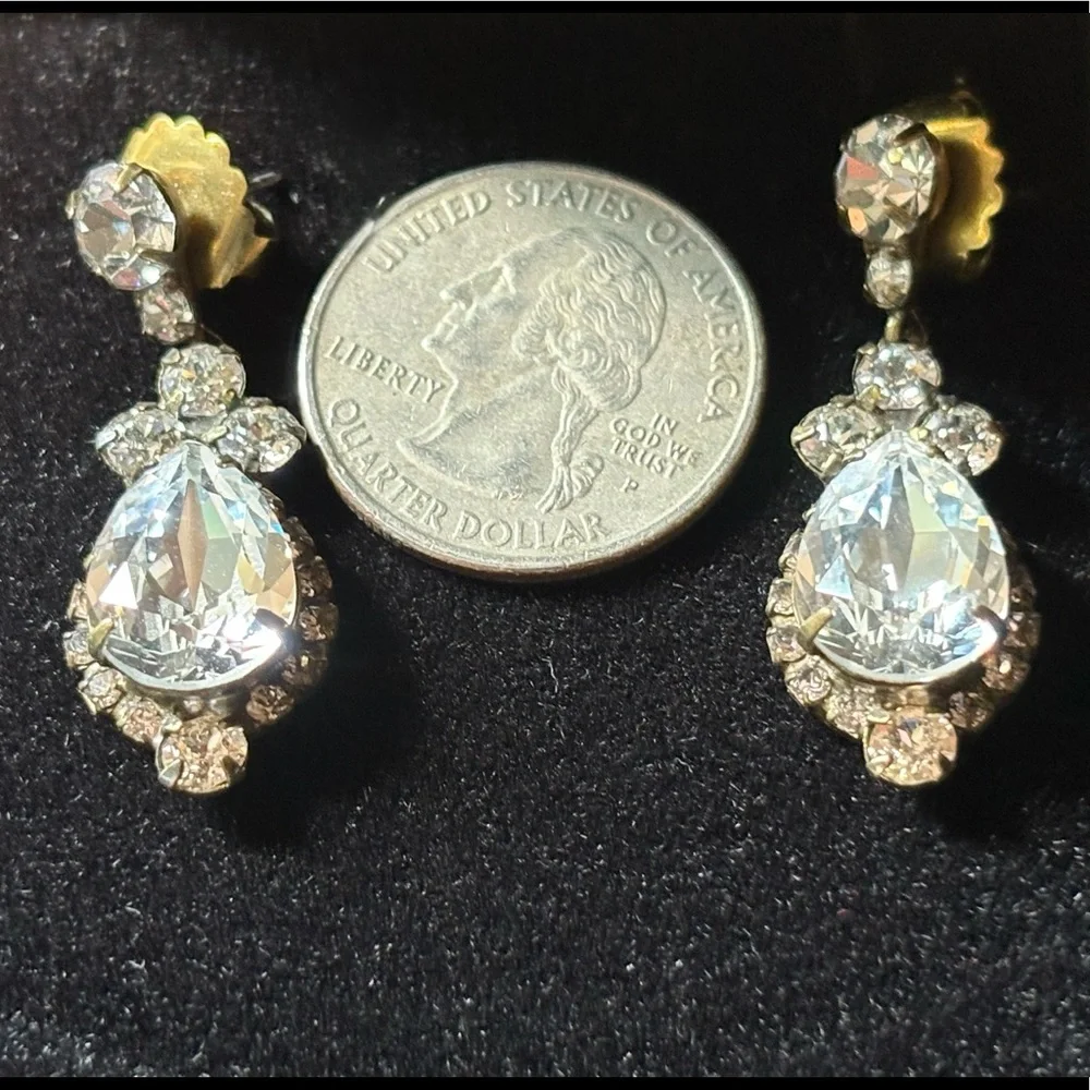 Central Teardrop Dangle Earrings Antique Look - Picture 2 of 4